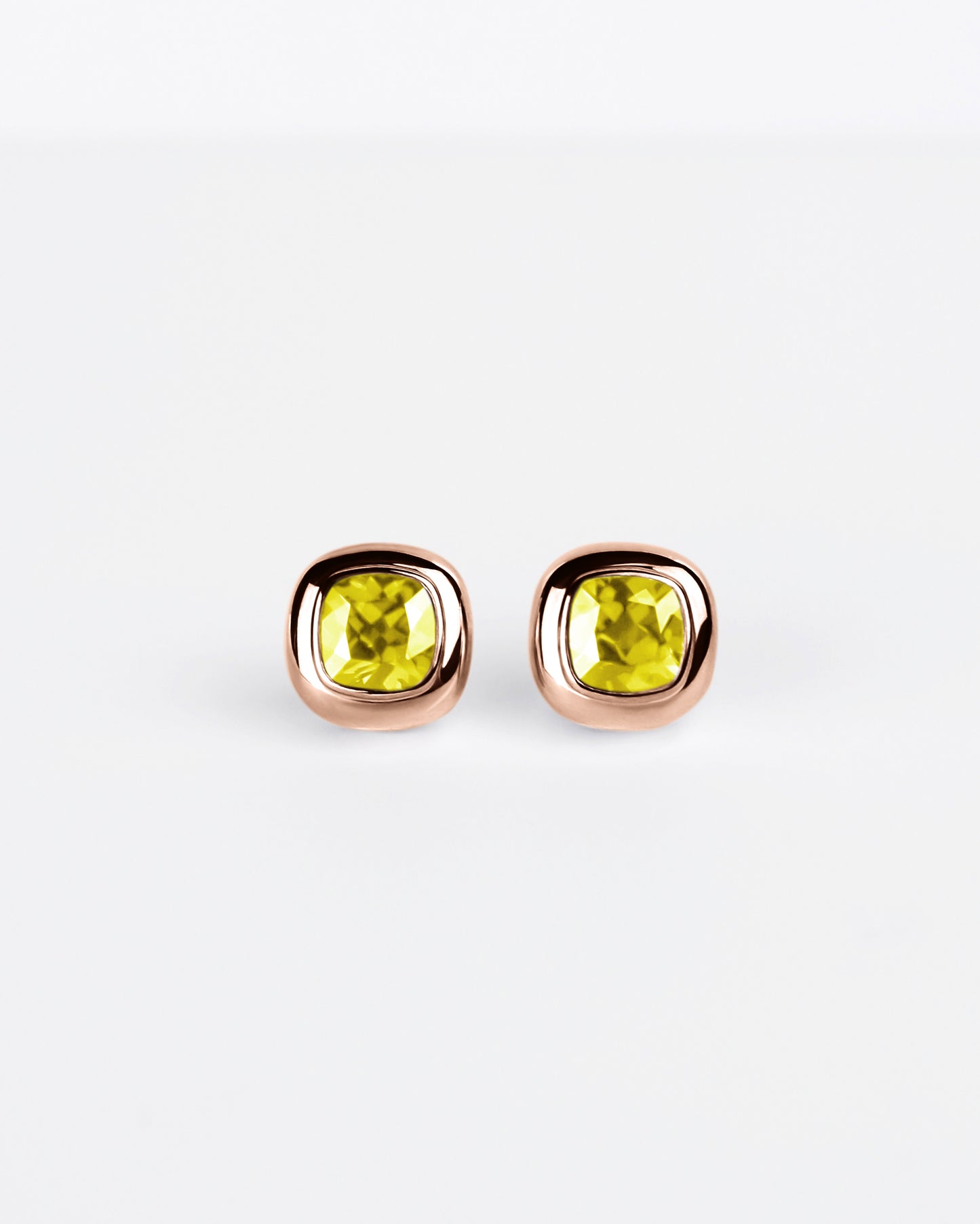 Large Puff Stud Earrings in 18K Gold
