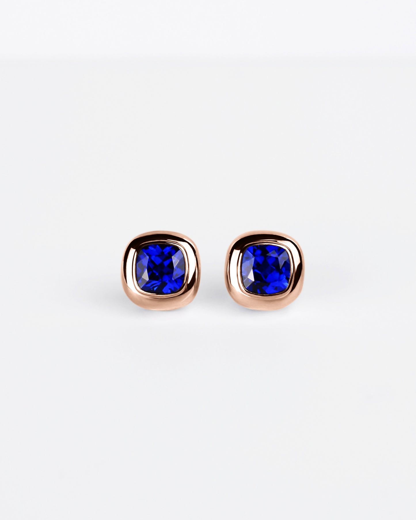 Large Puff Stud Earrings in 18K Gold