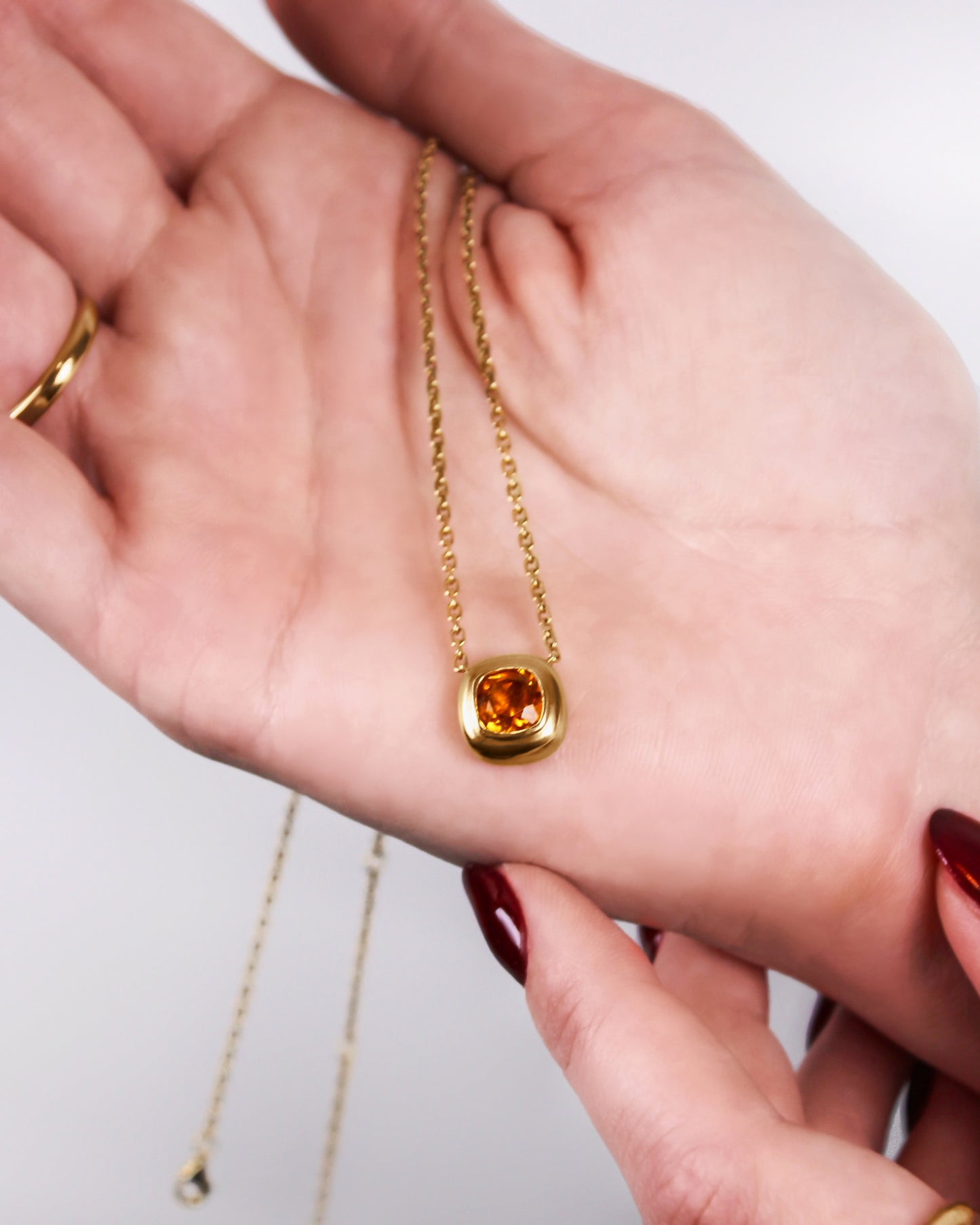 Large Puff Pendant in 18K Gold