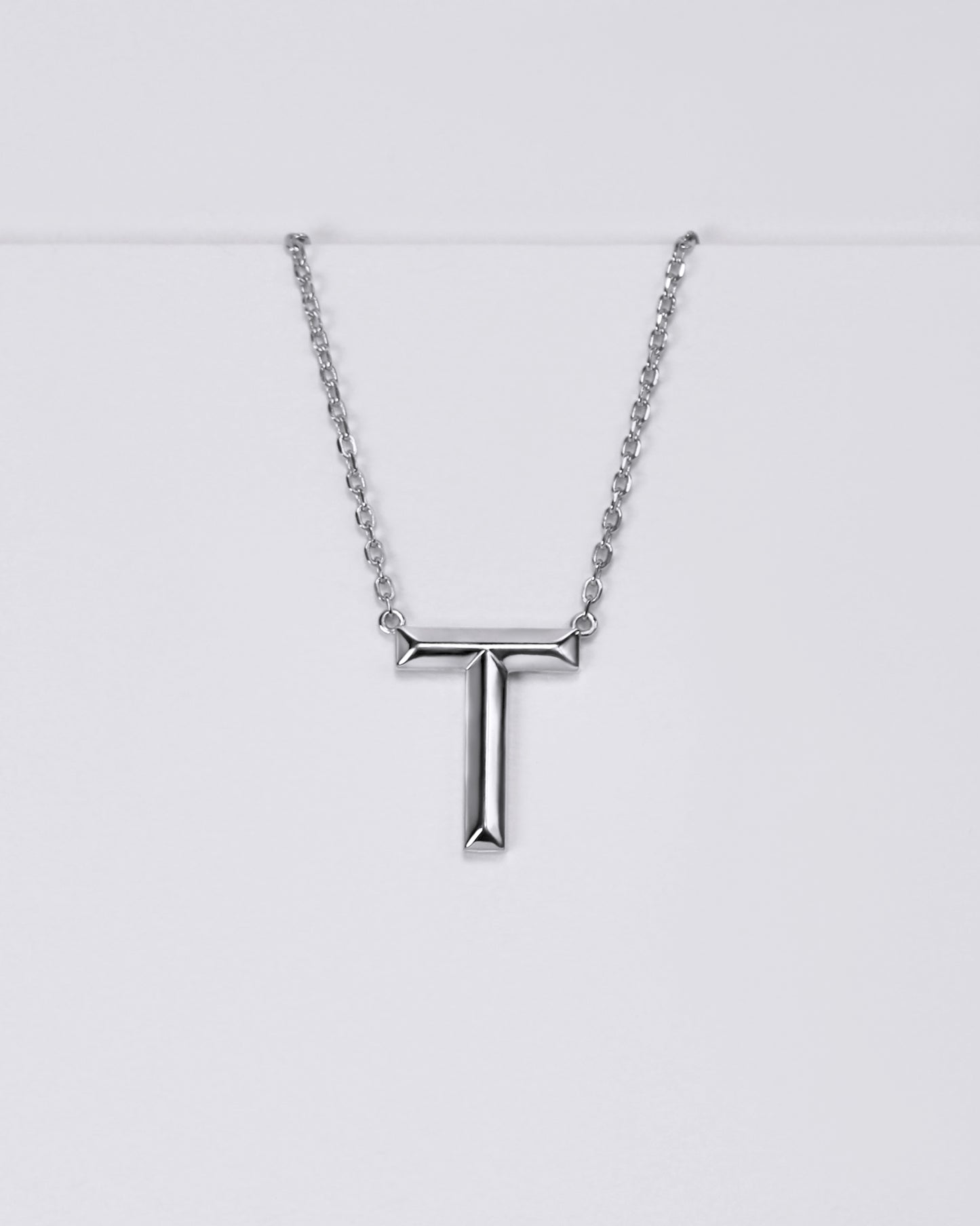 Knife Edge Initial Pendant in 18K Gold