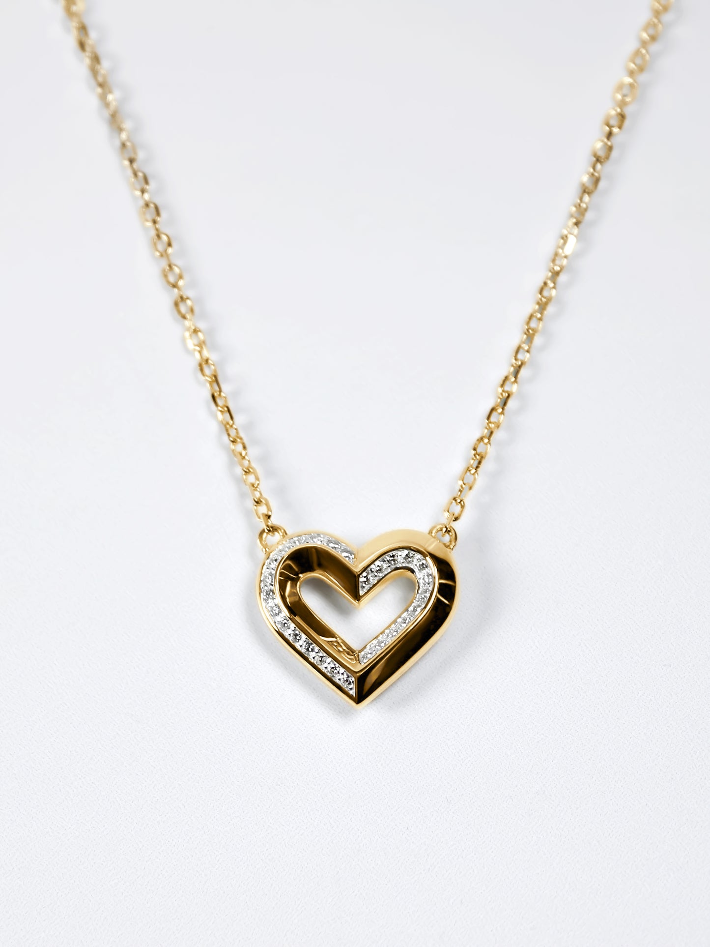 Diamond Heart Pendant in 18K Gold