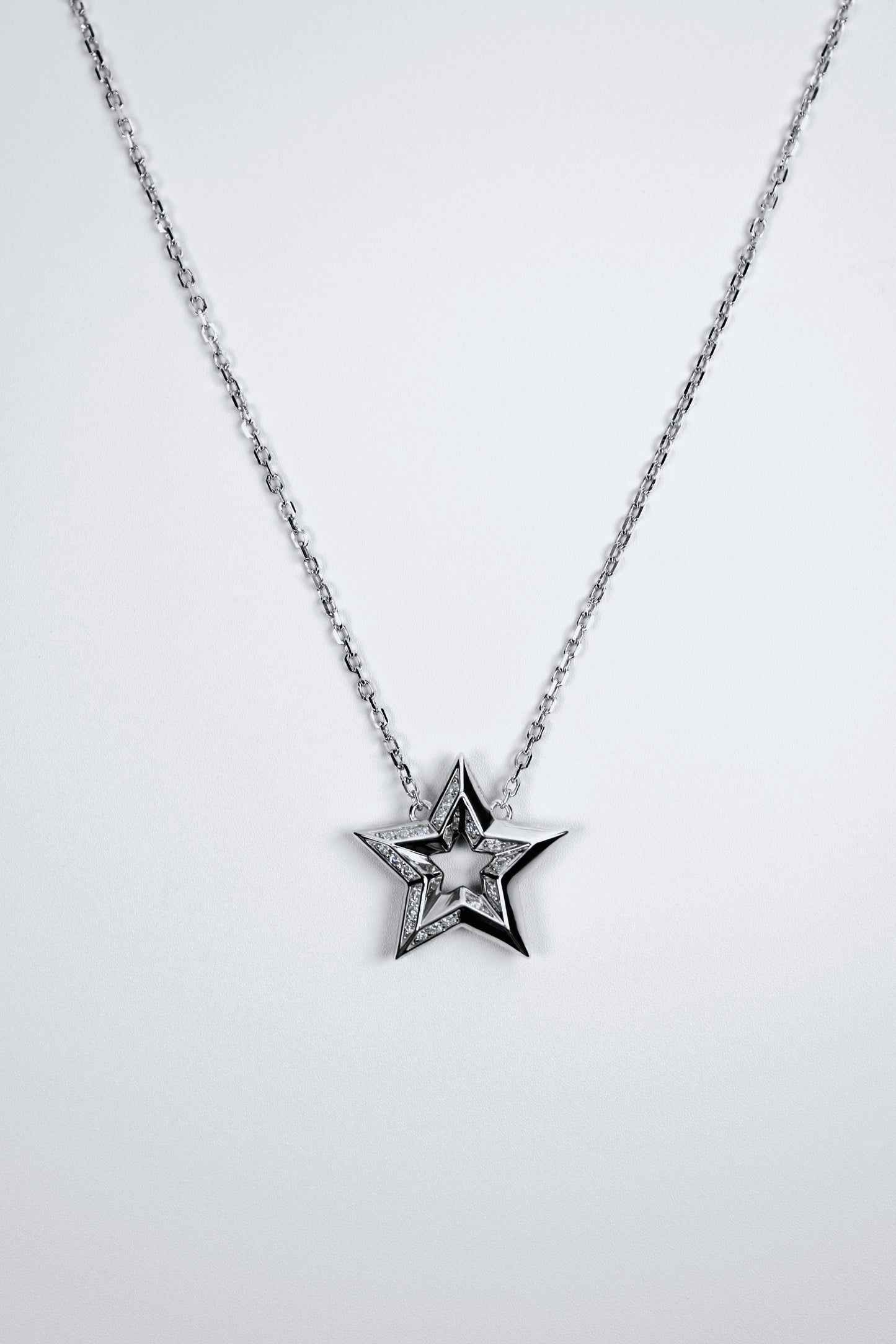 Lucky Star Diamond Pendant in 18K Gold