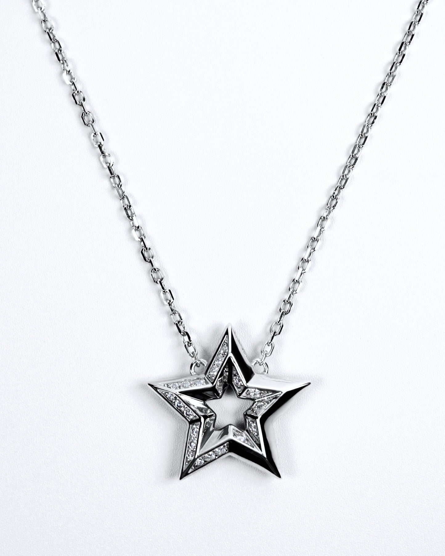 Lucky Star Diamond Pendant in 18K Gold