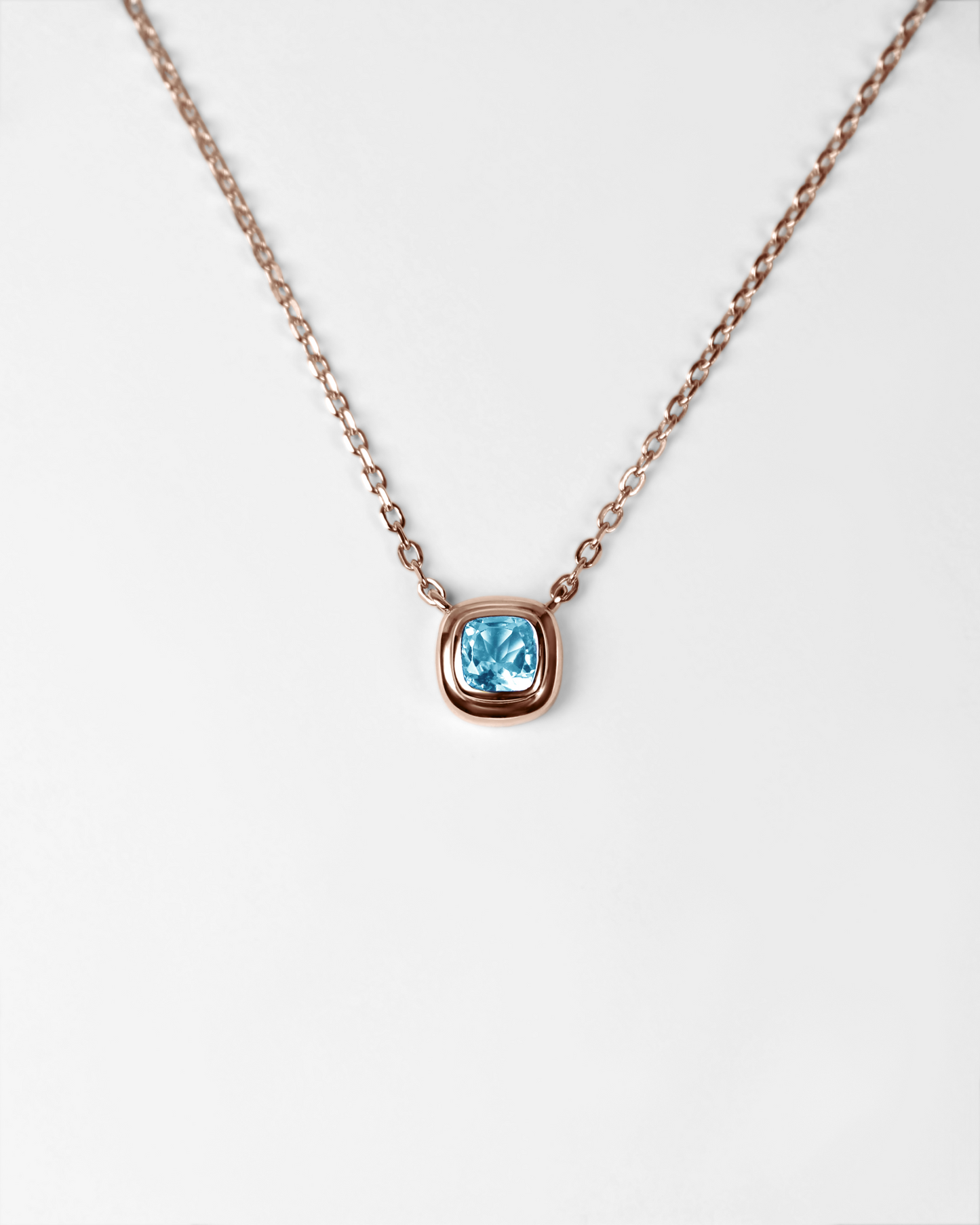 Puff Pendant in 18K Gold