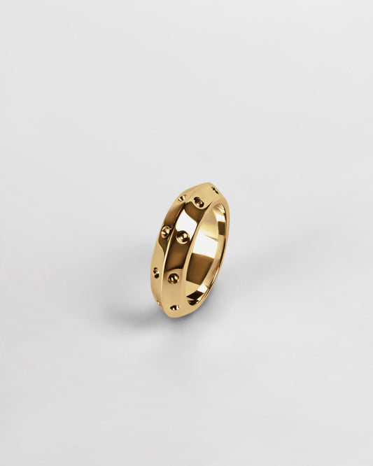 Rivet Ring in 18K Gold