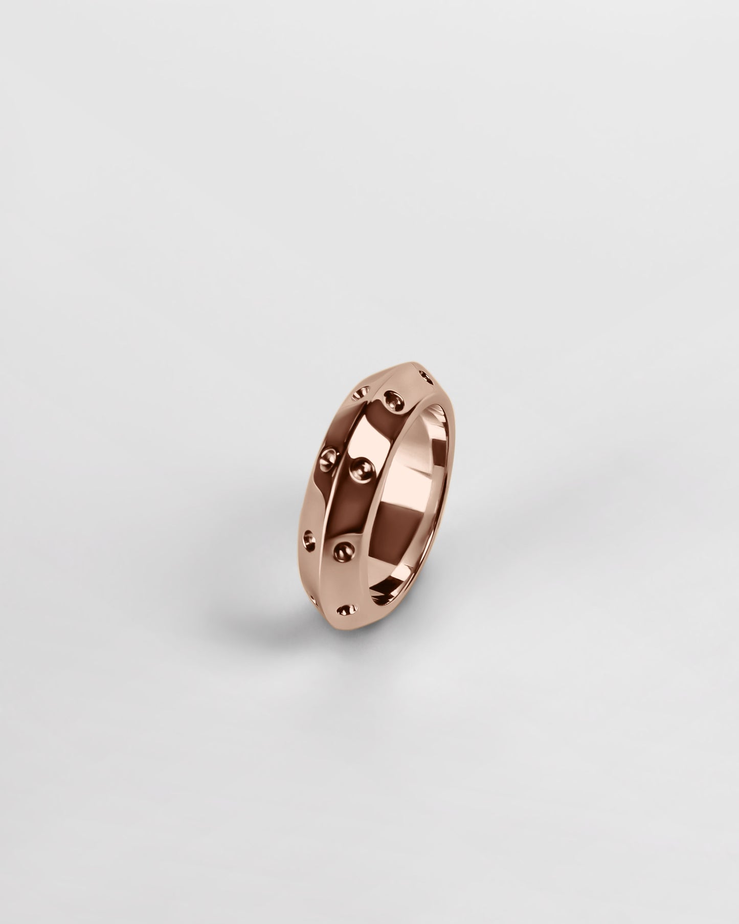 Rivet Ring in 18K Gold