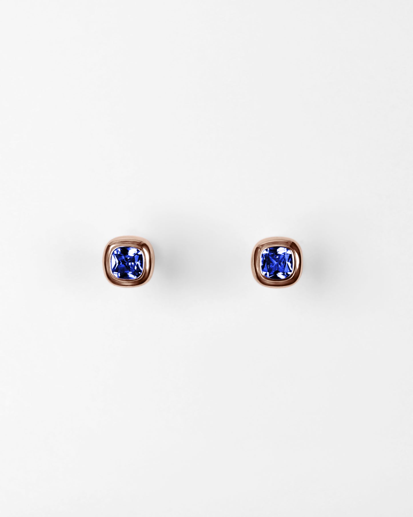Puff Stud Earrings in 18K Gold