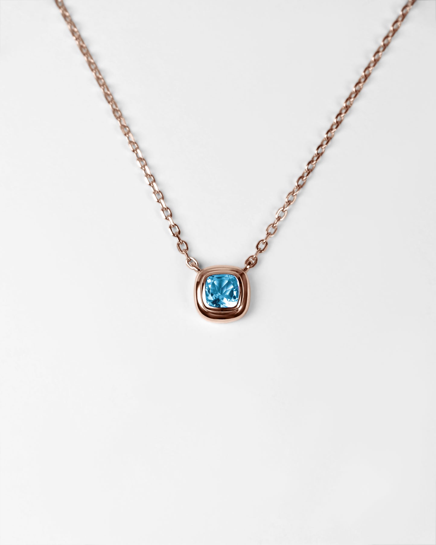 Puff Pendant in 18K Gold