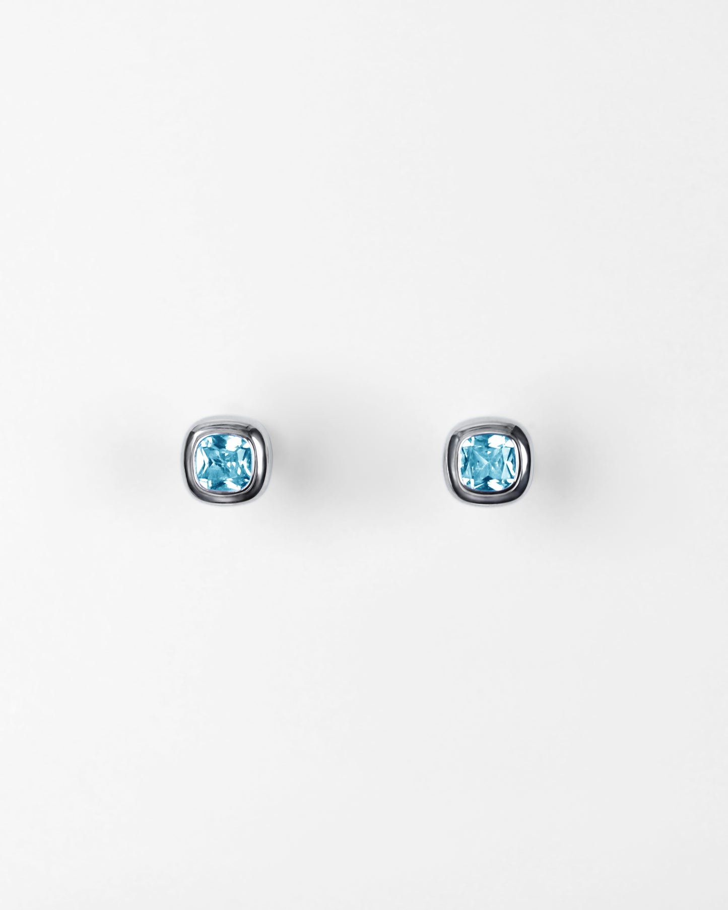 Puff Stud Earrings in 18K Gold