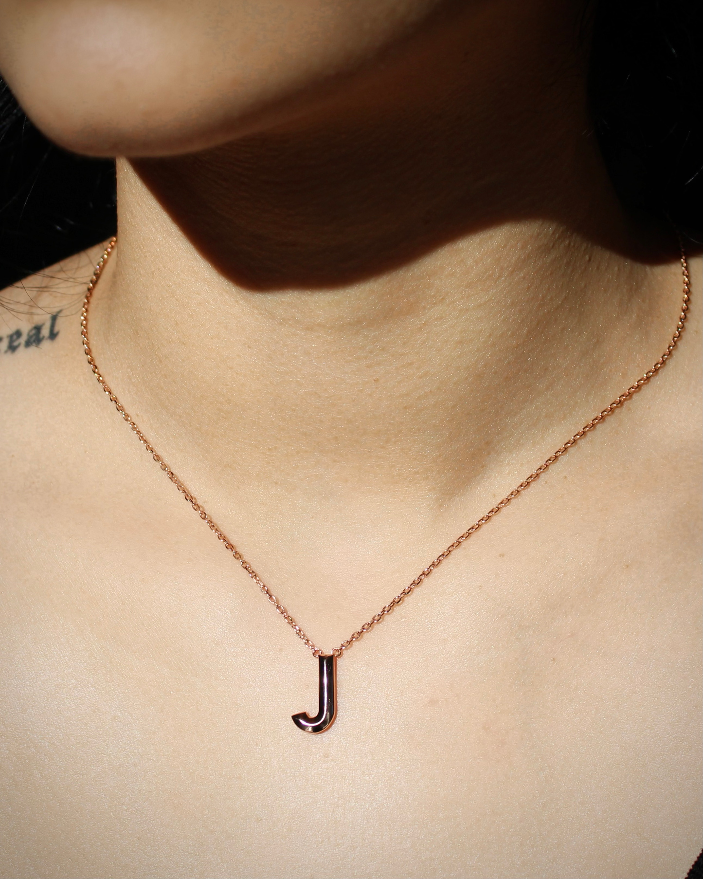 Knife Edge Initial Pendant in 18K Gold