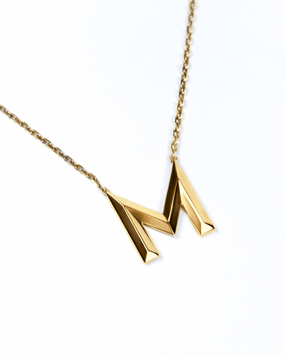 Knife Edge Initial Pendant in 18K Gold